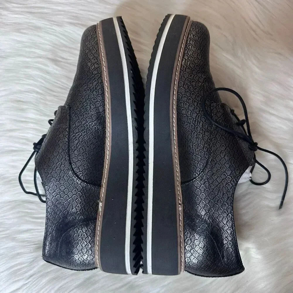 Exé Platform Loafers Metallic Black Scale Print Size 41